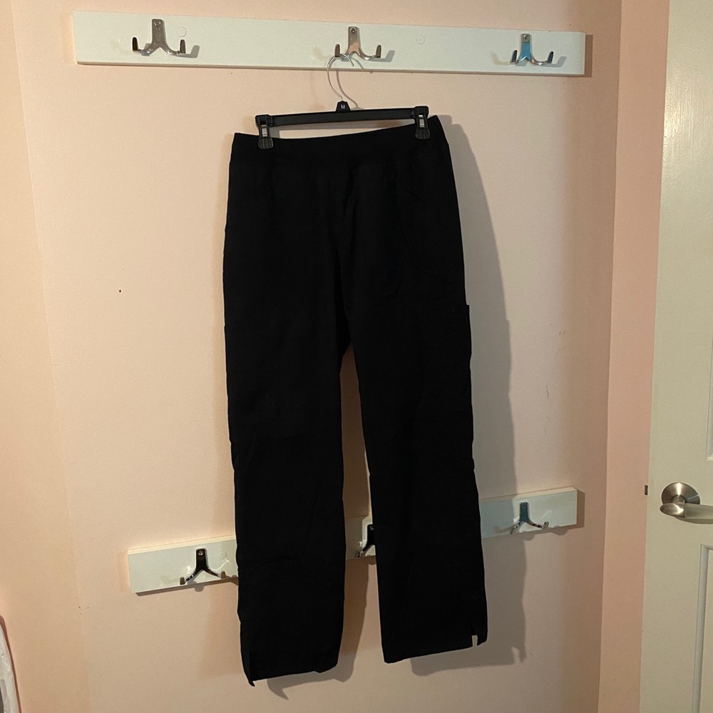 Black Cargi Scrub Bottoms